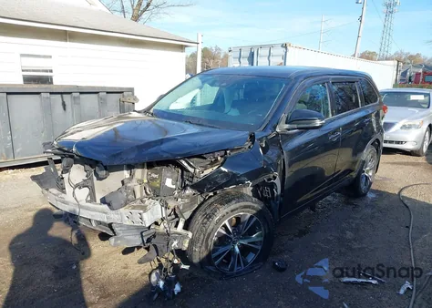 2018 Toyota Highlander Le z USA, uszkodzony, nr VIN 5TDBZRFH9JS844990